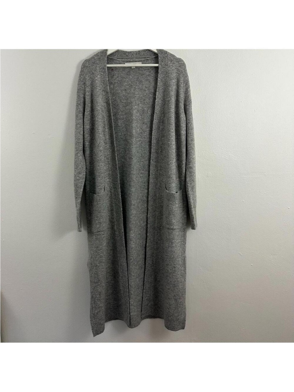 Loft Women’s Cardigan Size M - Picture 1 of 3